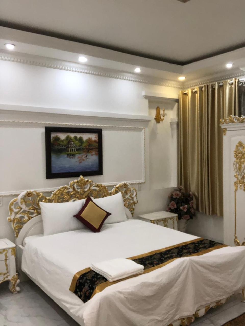 Kim Cuong - Near Tan Son Nhat Airport Khách sạn hẻo lánh 2*